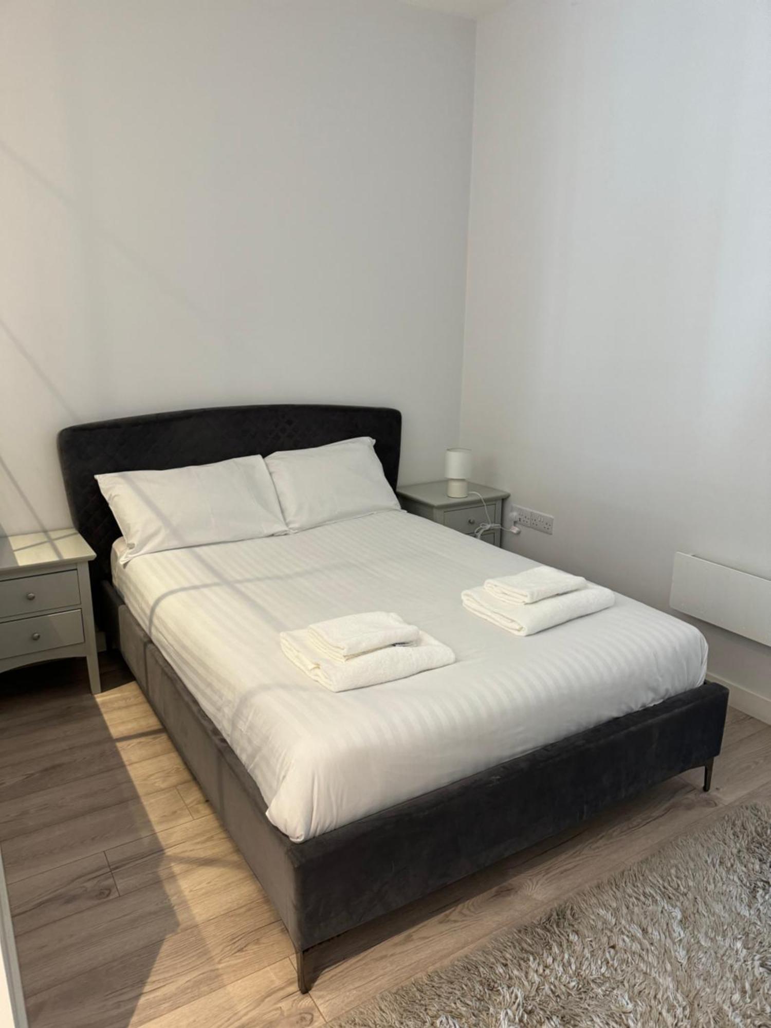 Armyn House Apartments, Your Coastal Escape In فالموث المظهر الخارجي الصورة