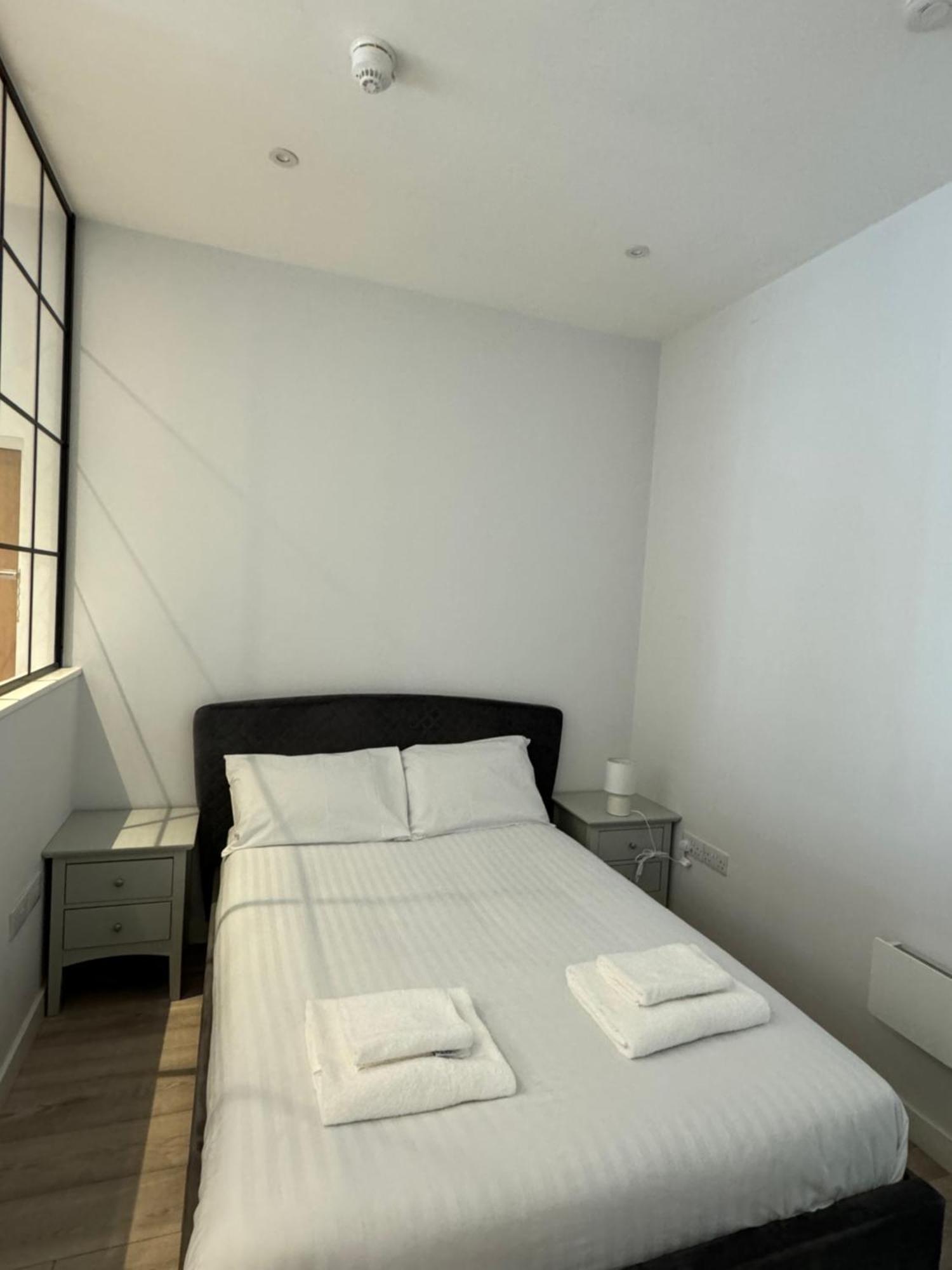 Armyn House Apartments, Your Coastal Escape In فالموث المظهر الخارجي الصورة