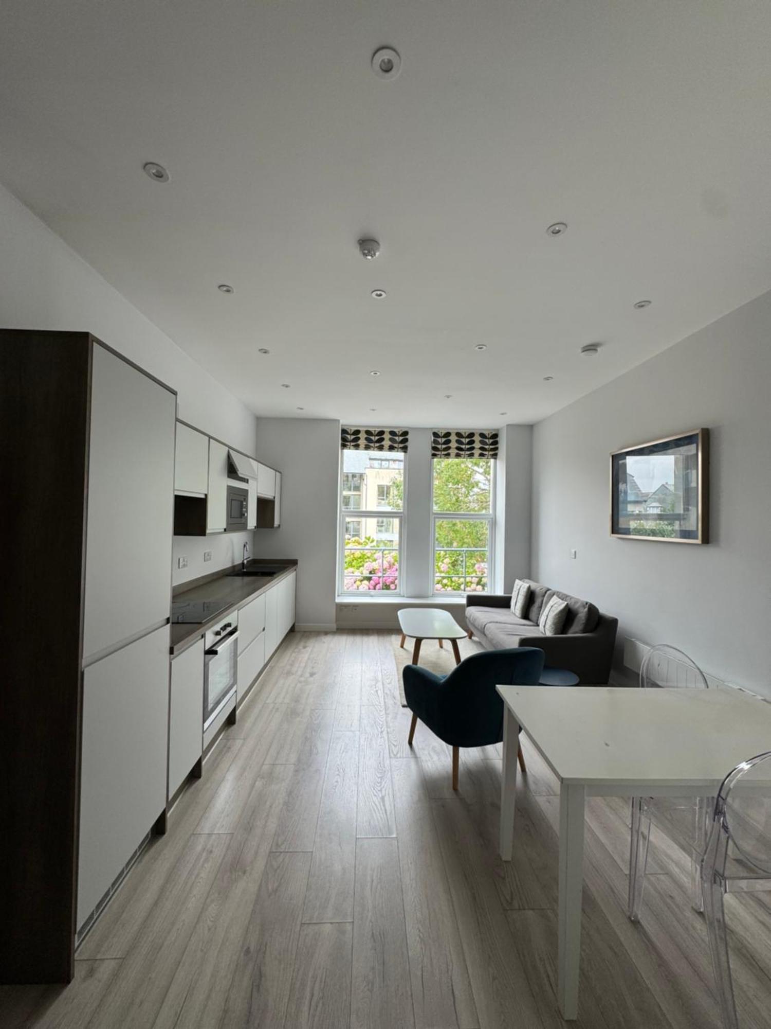 Armyn House Apartments, Your Coastal Escape In فالموث المظهر الخارجي الصورة