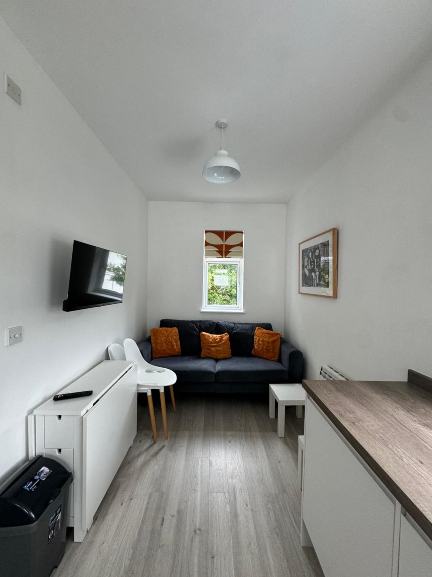 Armyn House Apartments, Your Coastal Escape In فالموث المظهر الخارجي الصورة